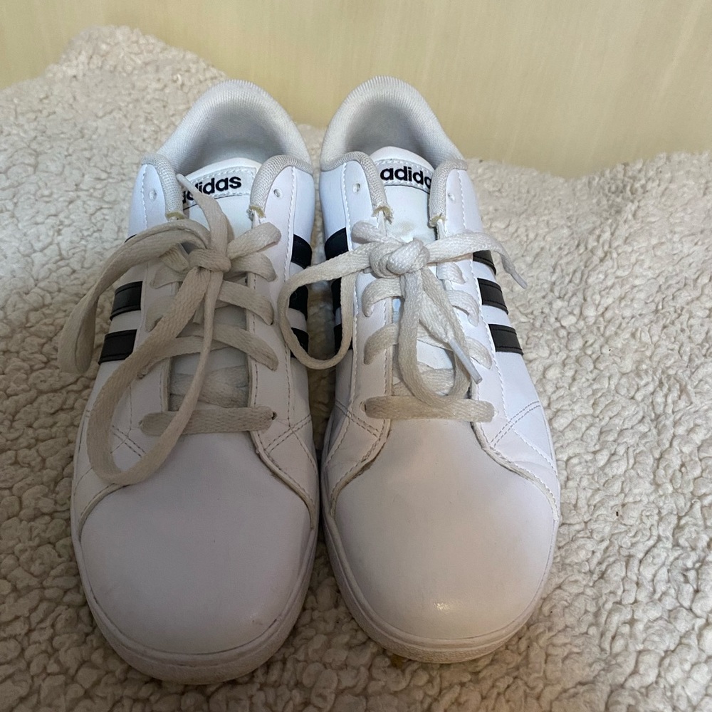 Adidas Grand Court Sneakers
